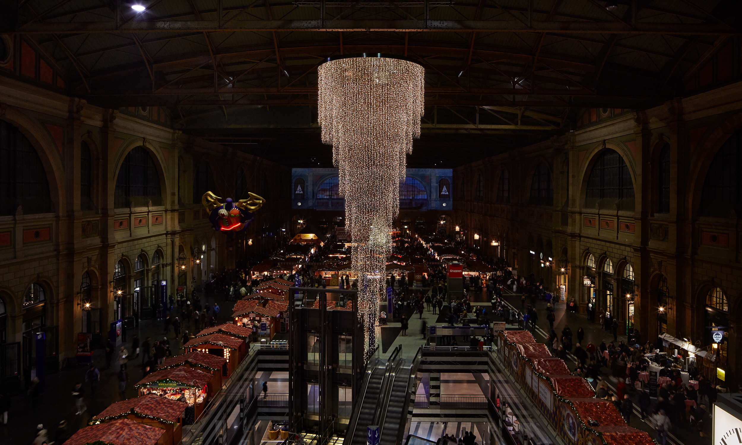 Weihnachtsbeleuchtung HB Zürich